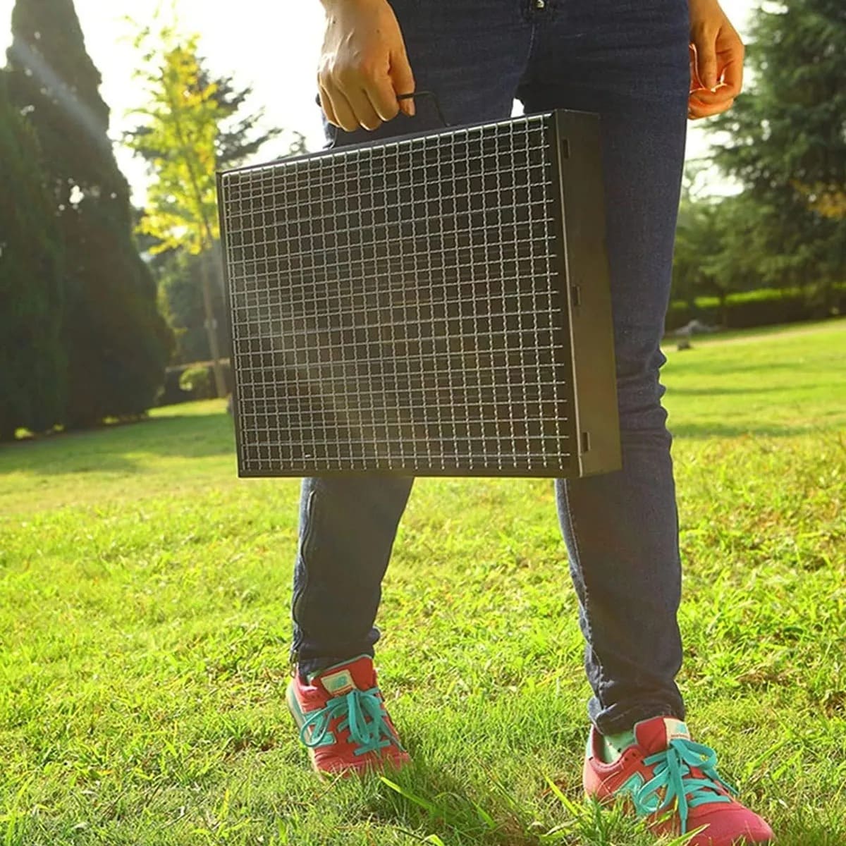 Parrilla de Mesa Para Asados Portatil y Plegable en Acero 35cm x 28cm x 20cm